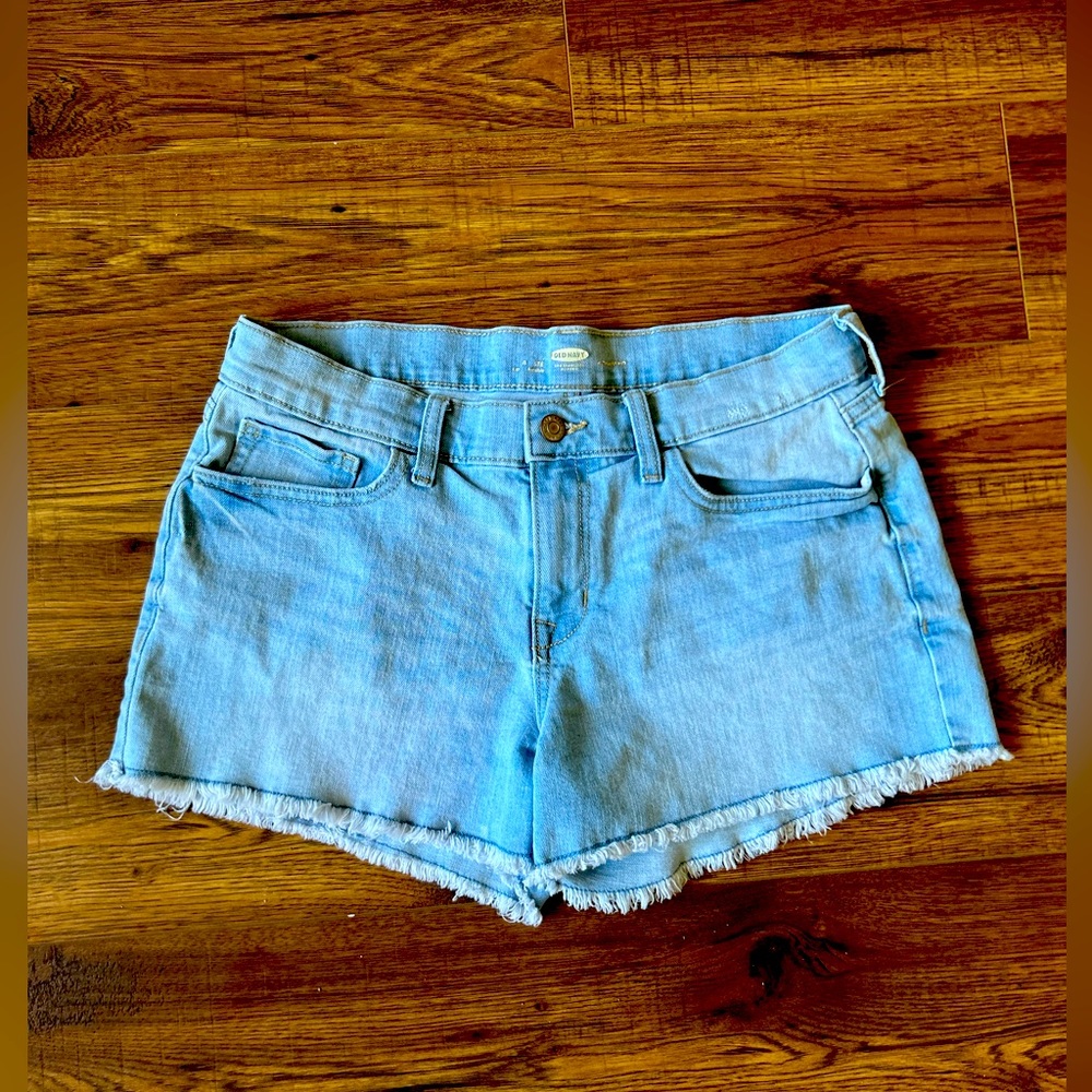 Old navy Woman’s shorts size medium